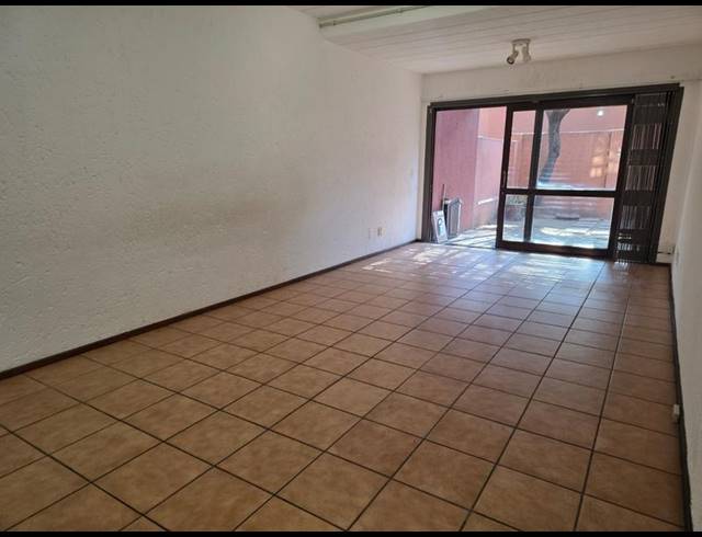 2 BEDROOM APARTMENT FOR SALE IN SUNNINGHILL